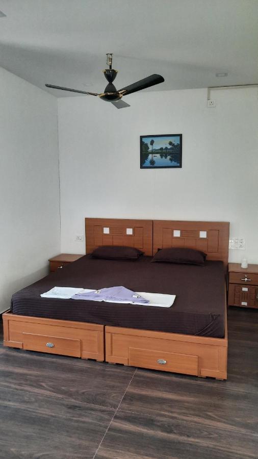 Southcanal Holidays Alappuzha ภายนอก รูปภาพ