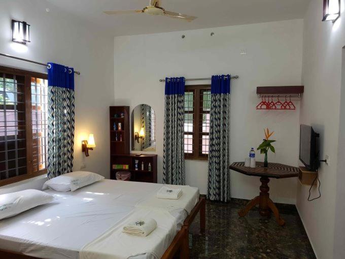 Southcanal Holidays Alappuzha ภายนอก รูปภาพ