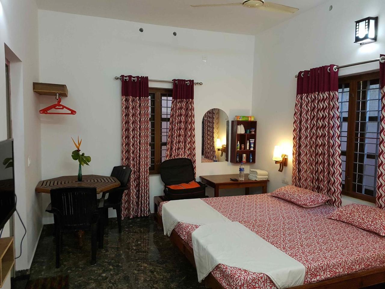 Southcanal Holidays Alappuzha ภายนอก รูปภาพ
